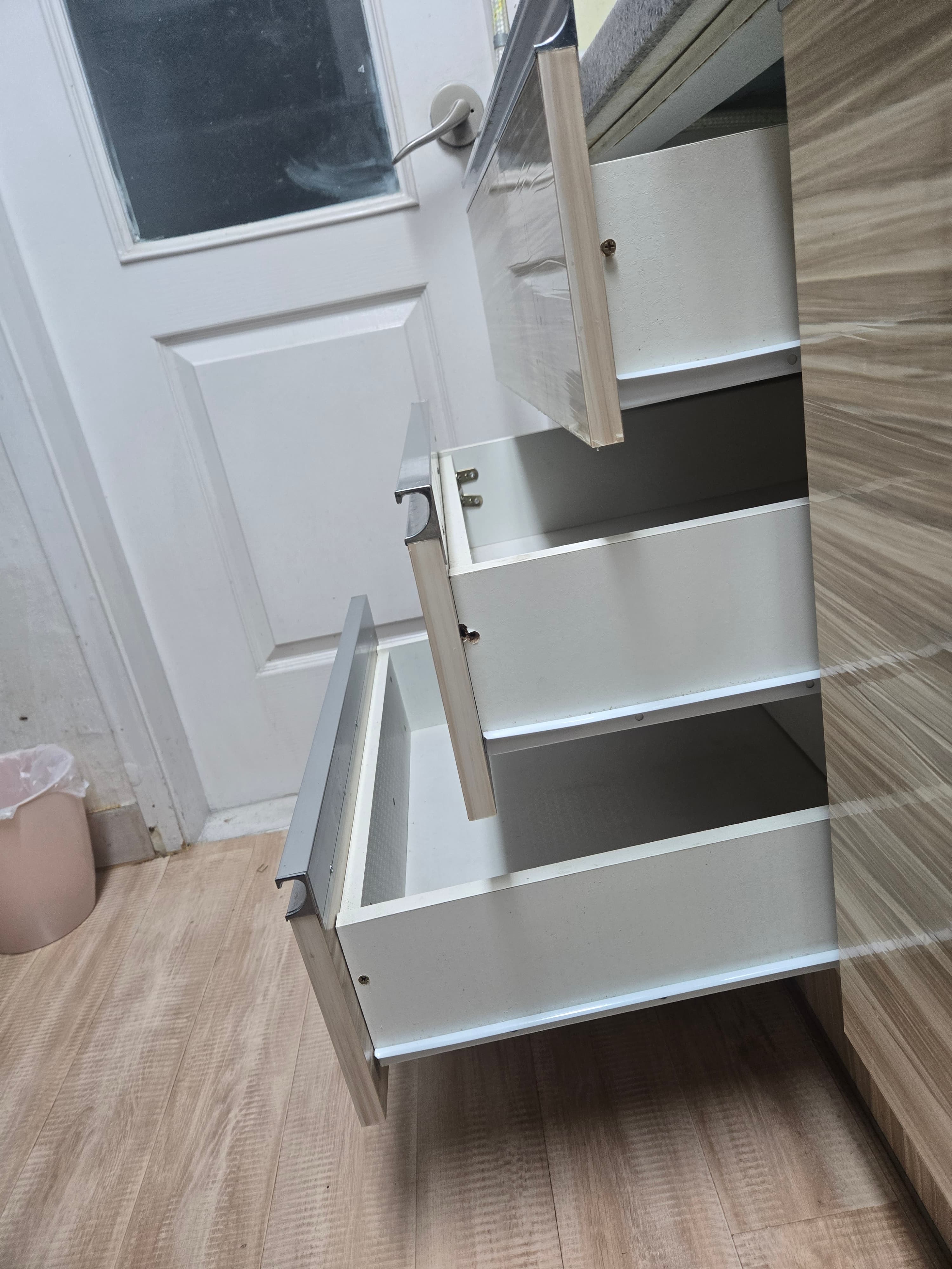 서랍 철레일 교체 후